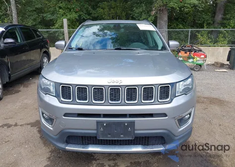2019 Jeep Compass Limited 4X4 z USA, uszkodzony, nr VIN 3C4NJDCB1KT747555